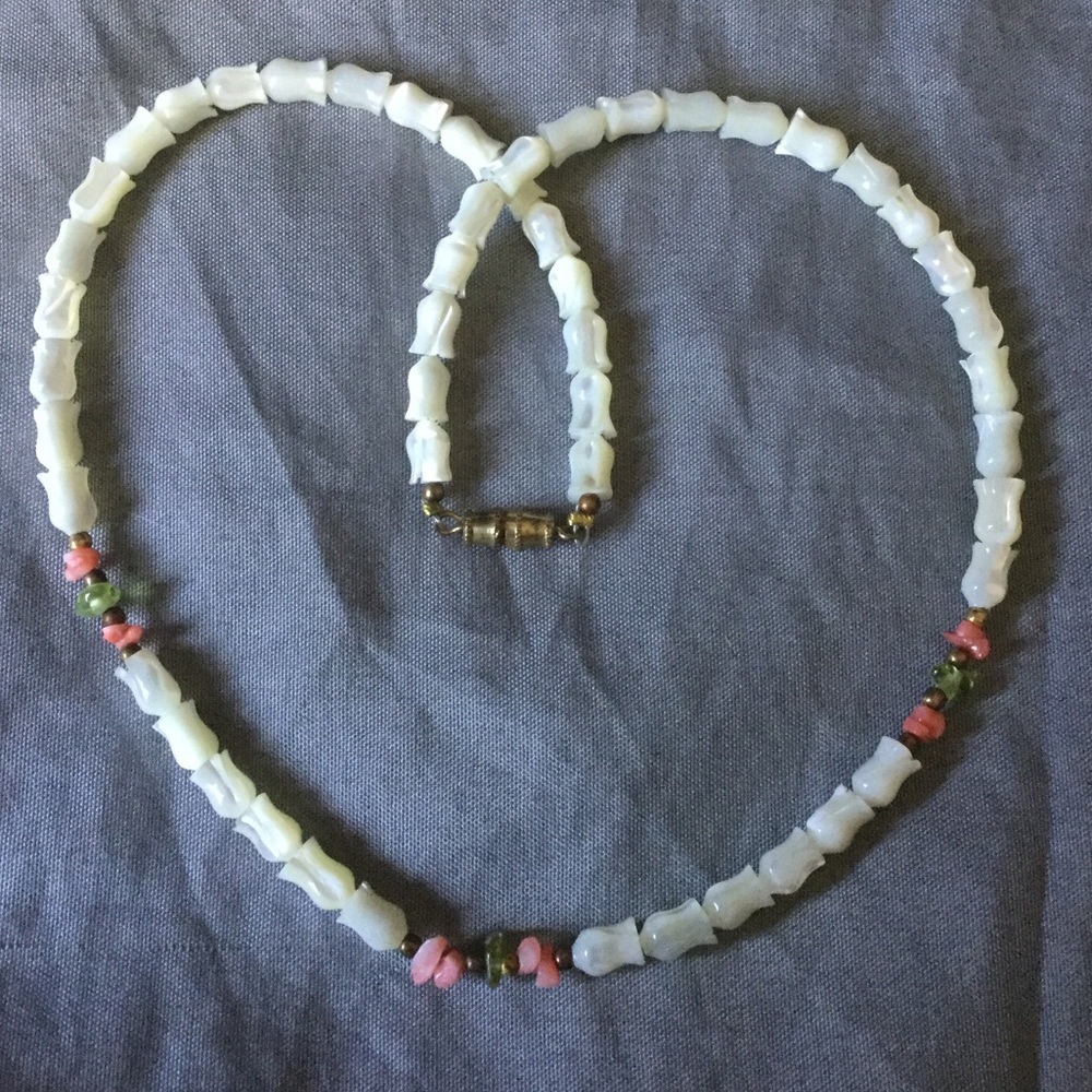 Tulip cut shell necklace